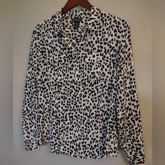 100% Silk White House Black Market Leopard Print Blouse - Size 8 - Picture 4 of 13
